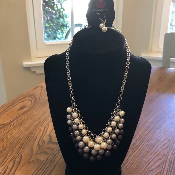 Tri color costume Pearl necklace with matching pierced earrings.
